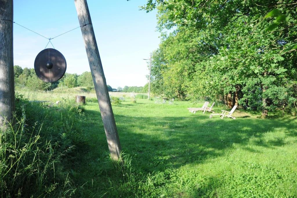 Romantisches Studio Am Waldesrand Mit Gartensauna Schwarz Экстерьер фото